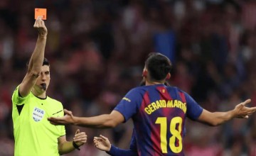 开云官网-皇马TV质疑VAR判罚标准不一，对比马丁黄牌与巴尔韦德红牌|马竞|卡洛斯-巴尔韦德|杰拉德·莫雷诺|马德里竞技|皇家马德里_新浪体育_新浪新闻