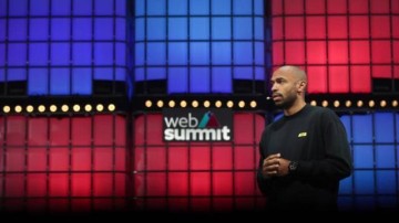 开云APP-亨利为何戒了社交媒体？因为“它们靠拉仇恨赚钱”！