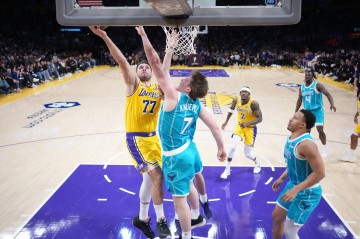 kaiyun-赛季三分王之争真有悬念了！东契奇赛季三分总数仅差克尼佩尔4记